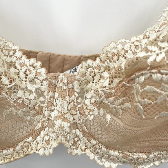 WACOAL Embrace Lace® Underwire Bra in Sand/Ivory // 34D - Picture 8 of 13